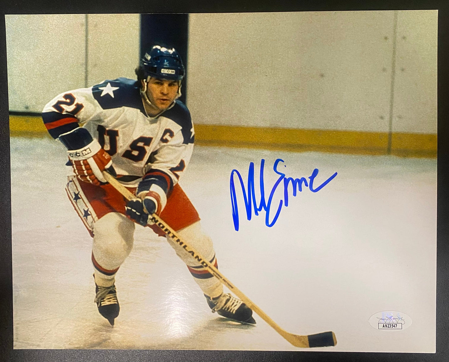 Mike Eruzione Miracle on Ice 1980 USA Hockey Team Signed Photo 8X10