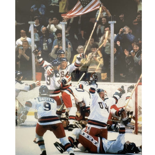 Miracle on Ice 1980 USA Hockey Team Lake Placid Celebration Photo 8X10"